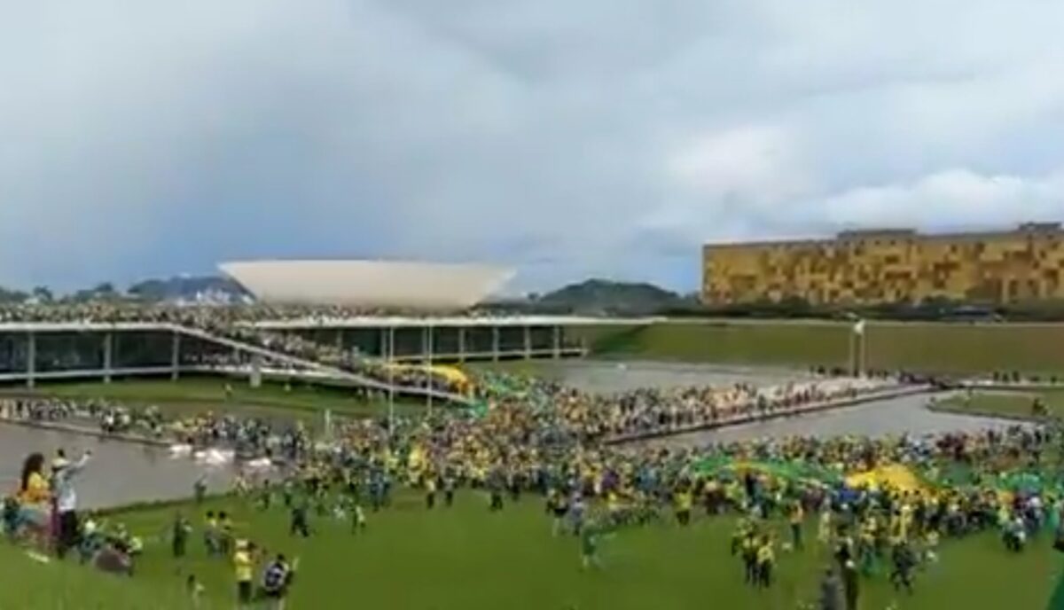 TikTok derruba mais de 10 mil vídeos bolsonaristas do 8 de Janeiro