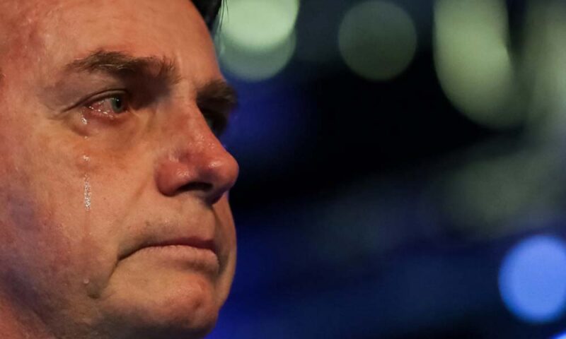 Na Argentina, Bolsonaro usa criança para cantar hino de Israel