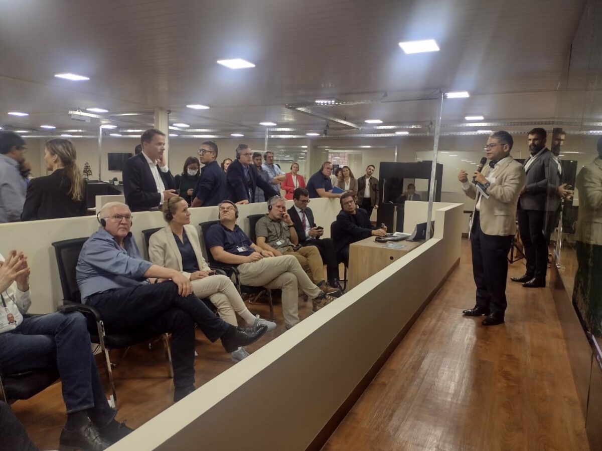 Powerpoint irrita delegação alemã em Manaus