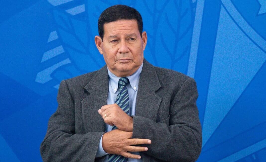 Lula revoga decreto assinado por Mourão