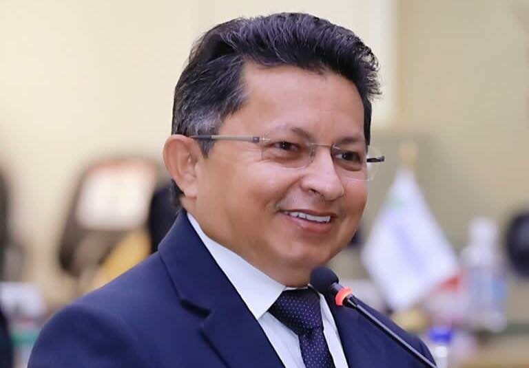 Sinésio tem mandado prorrogado na presidência do PT-AM
