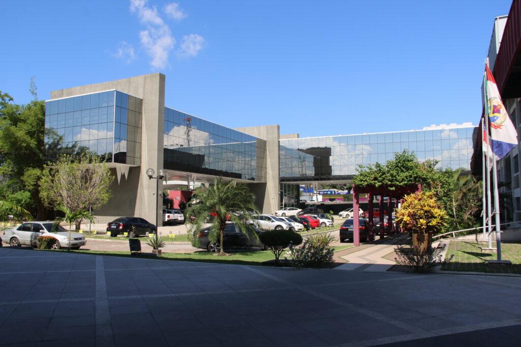 Escola do TCE-AM abre ano com seminário sobre direito eleitoral