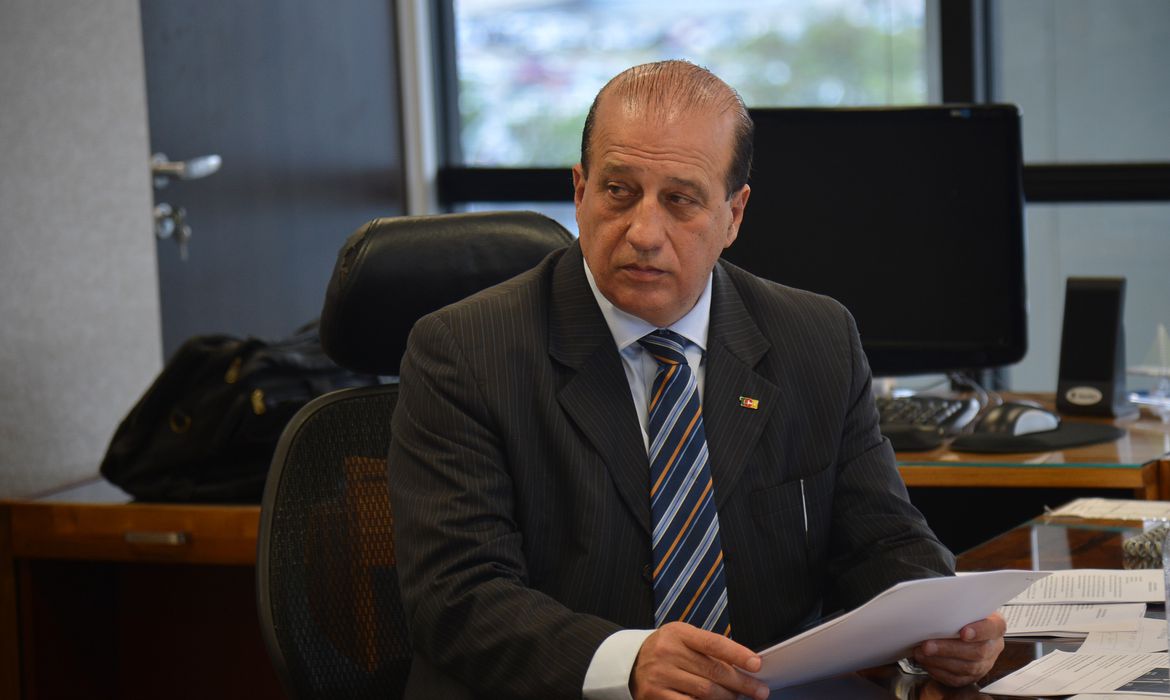 Nardes, do zap de teor golpista, é relator no TCU das joias de Bolsonaro