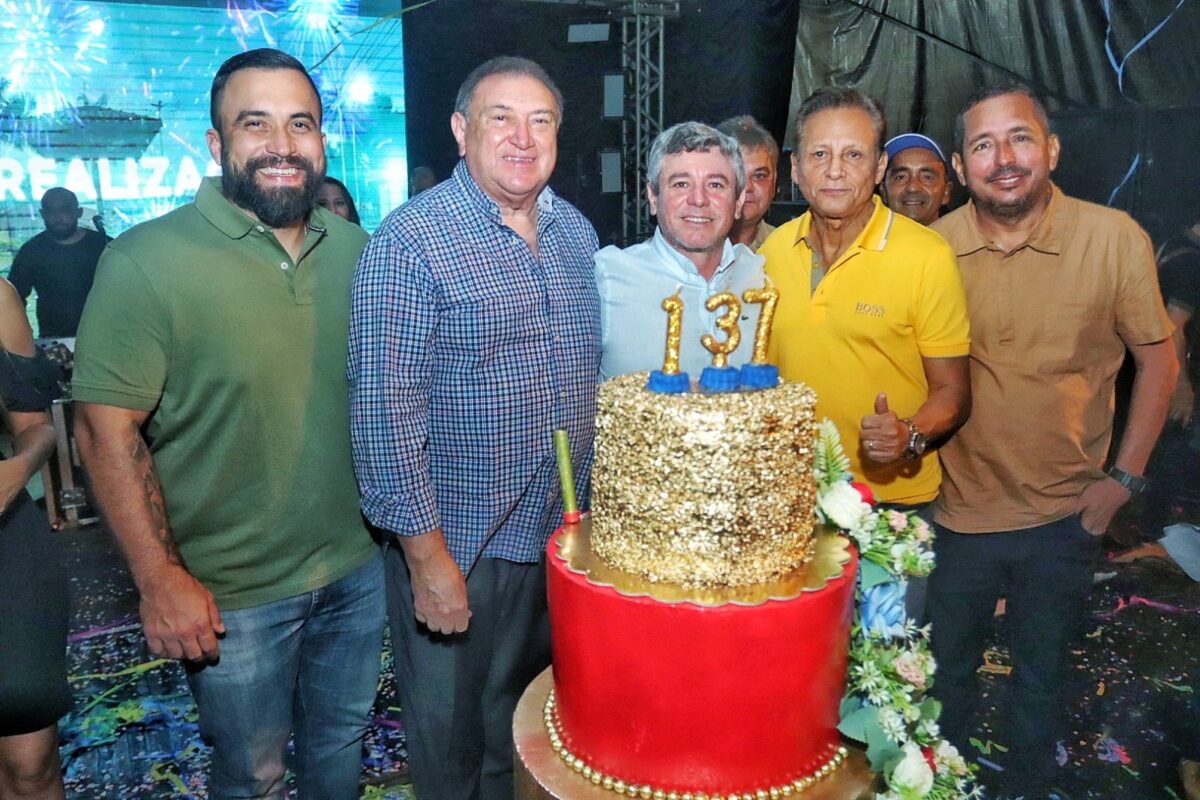 No aniversário de Lábrea, Átila Lins anuncia recursos e inaugura obras