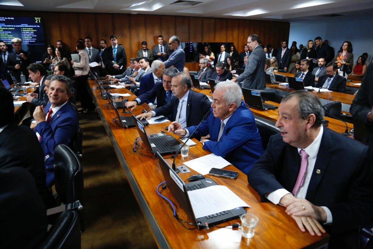 Em desastres como o de Manaus, Aziz cobra resposta rápida de governos