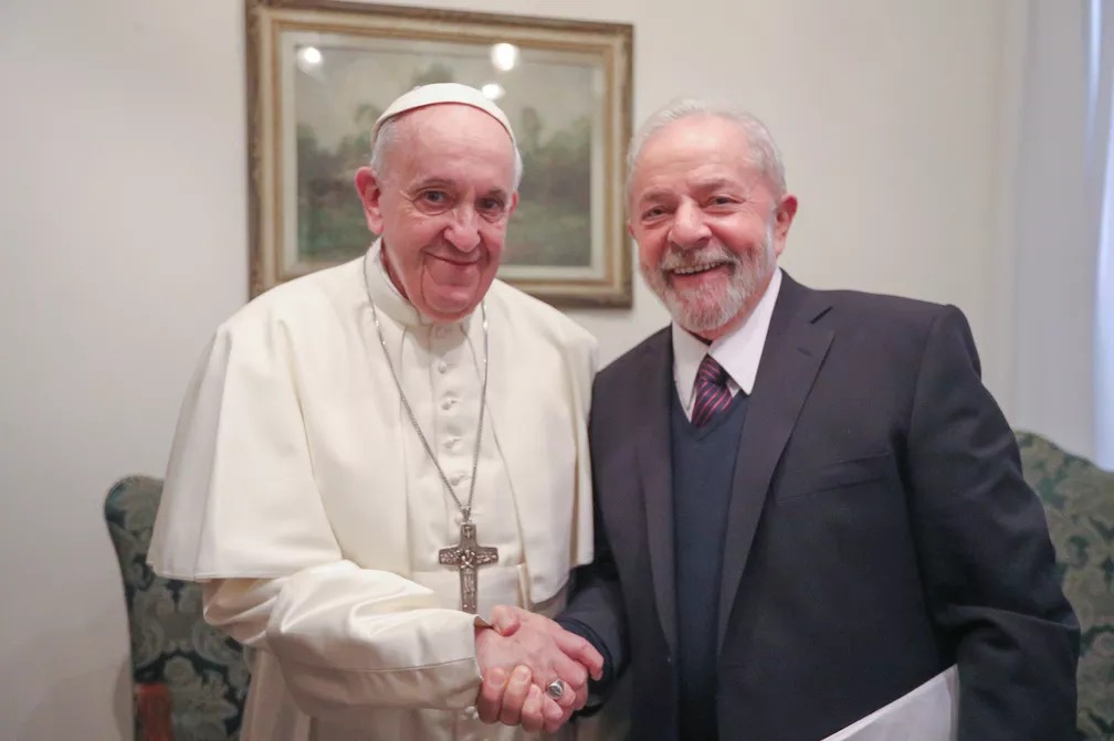 Para o papa Lula foi condenado sem prova e Dilma é mulher exemplar