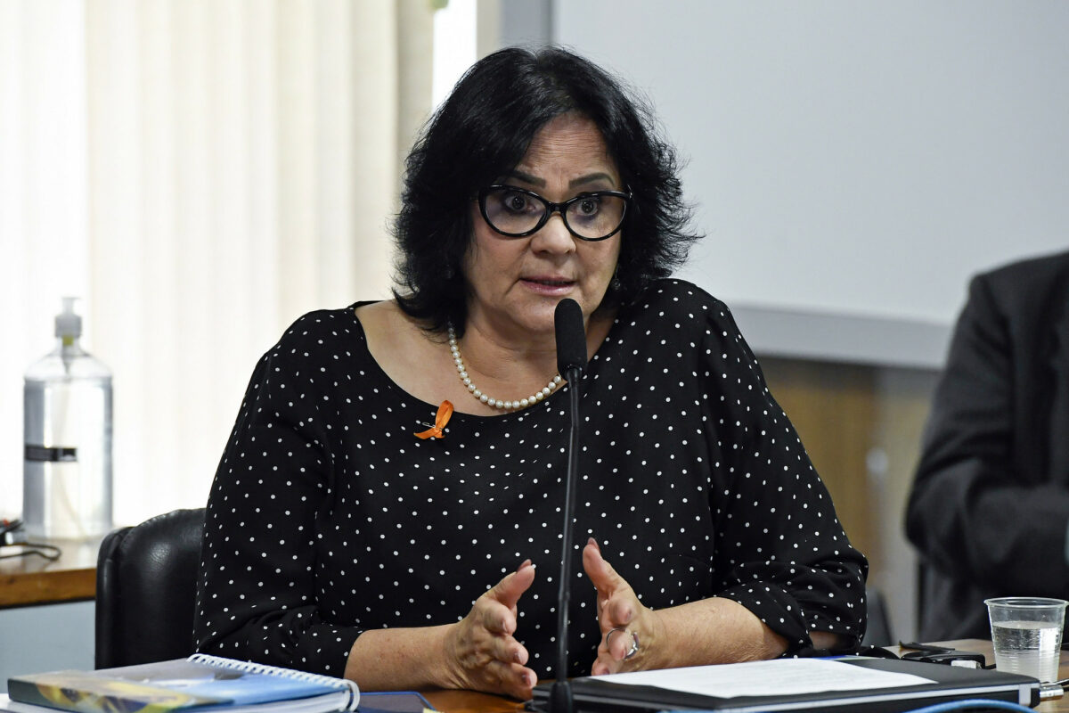 senadora Damares Alves