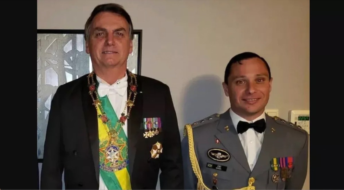 Bolsonaro e Mauro Cid