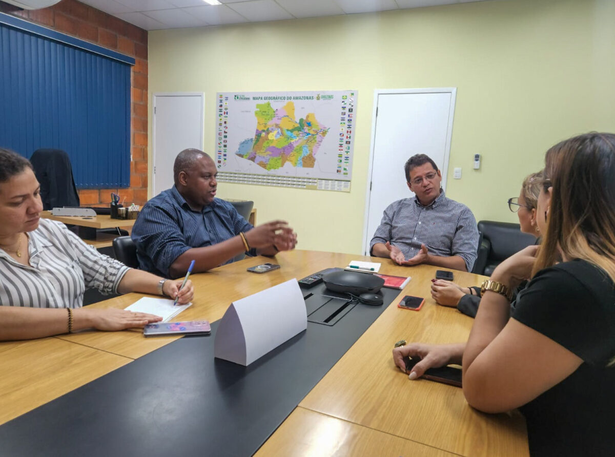 Campelo articula parceria por vagas de trabalho nas obras do Amazonas