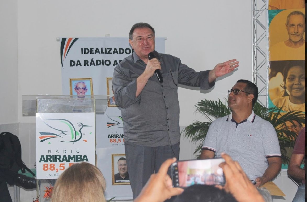 Átila participa de seminário, inaugura obra e anuncia verba em Barreirinha