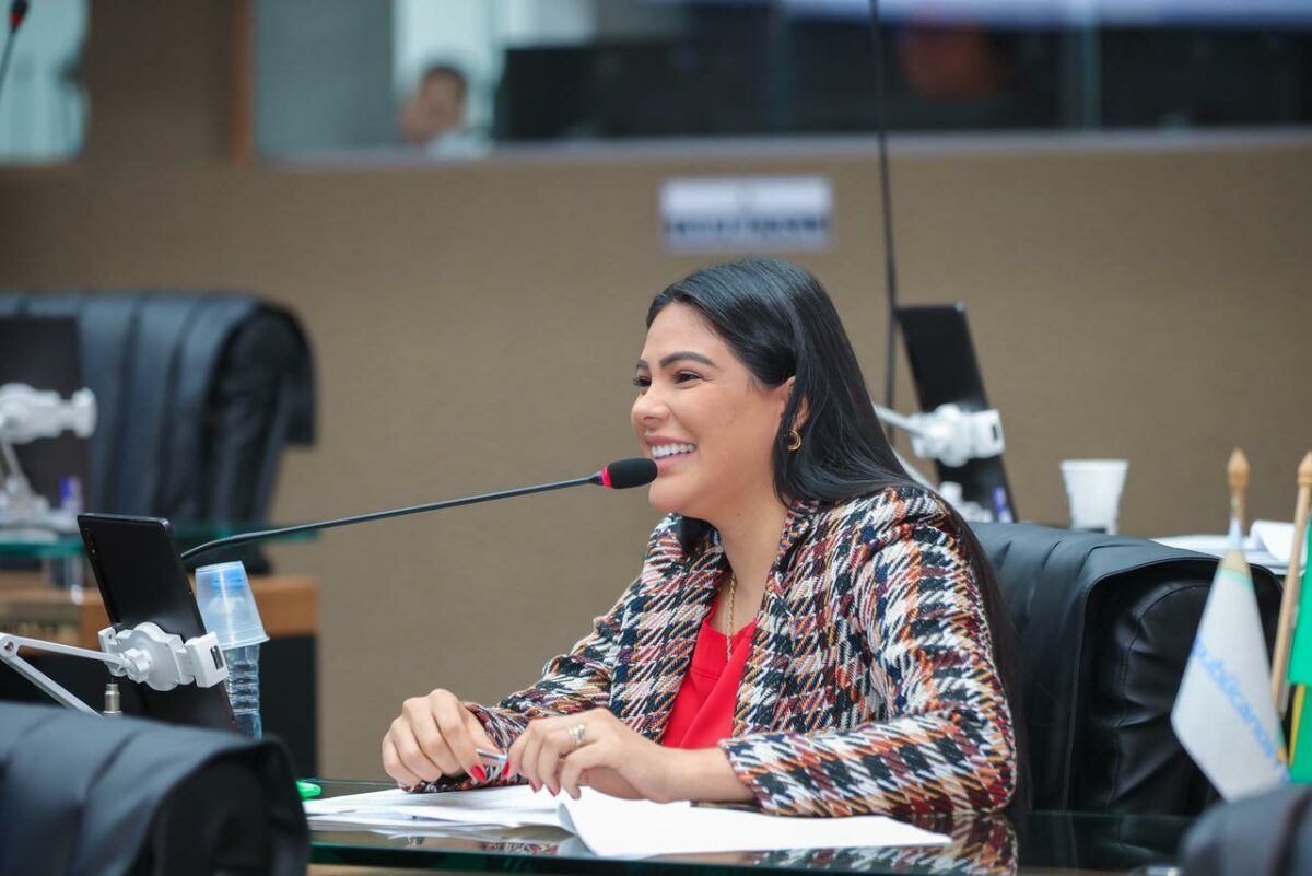 deputada Mayra Dias (Avante)