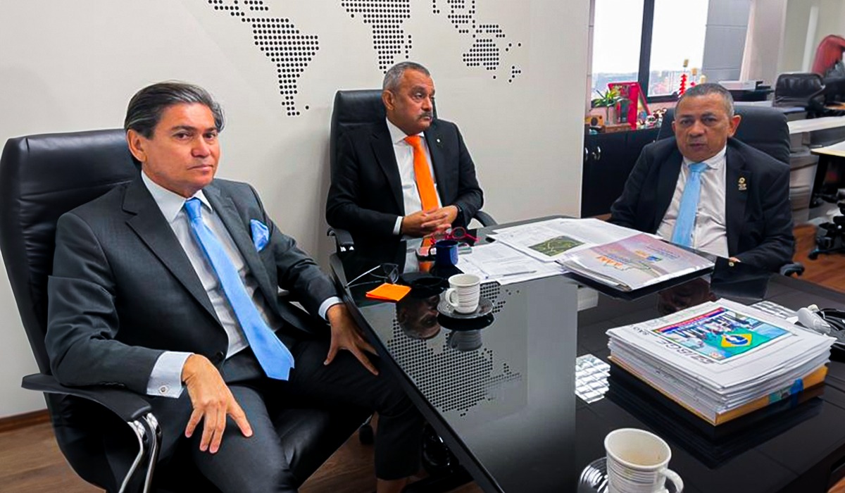 José Fernandes Junior, Jomar Fernandes e Anderson Souza, na Corregedoria Geral de Justiça do Amazonas