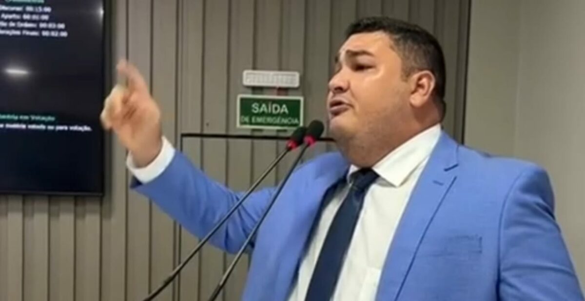 'Não vai ser você, Antônio Andrade, que vai sujar o festival de Parintins!'