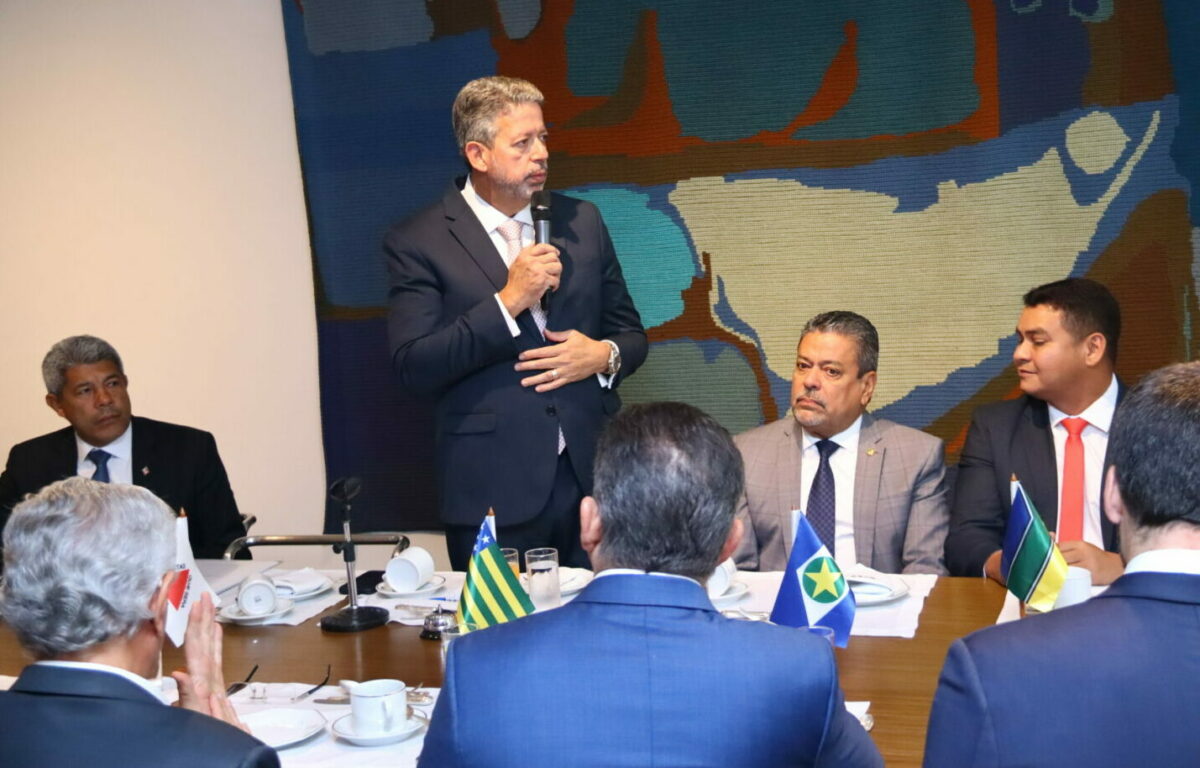 Presidente da Câmara conversa com governadores sobre a reforma tributária