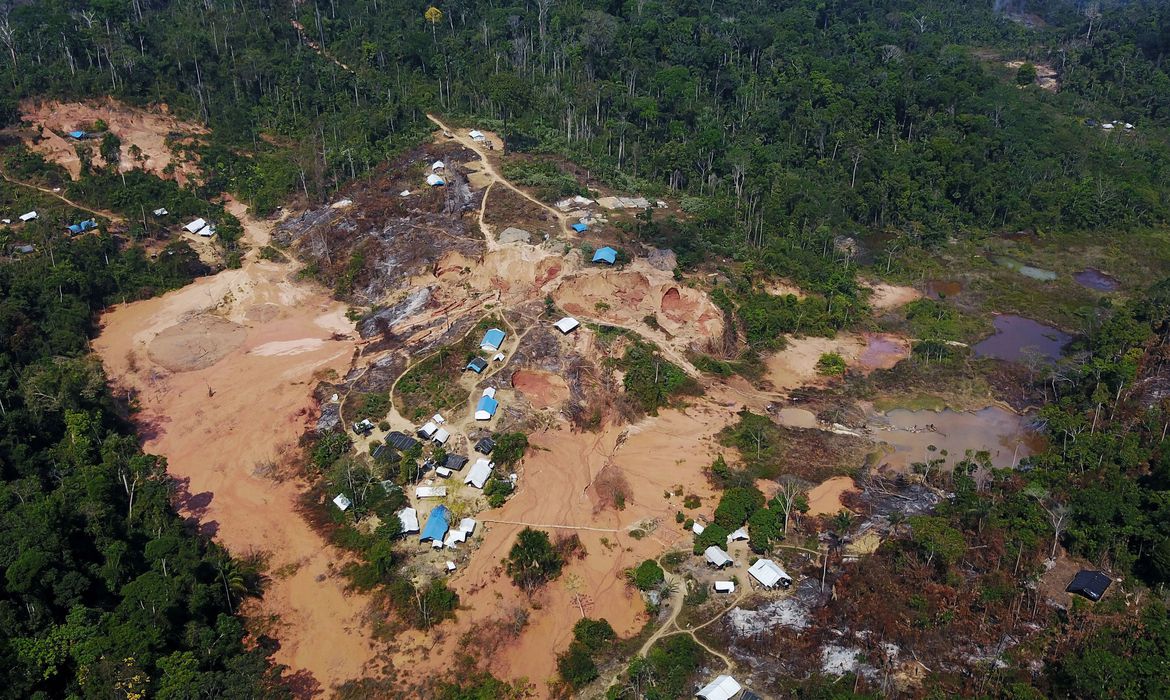 Maioria do ouro vendido no país tem indício de ilegalidade
