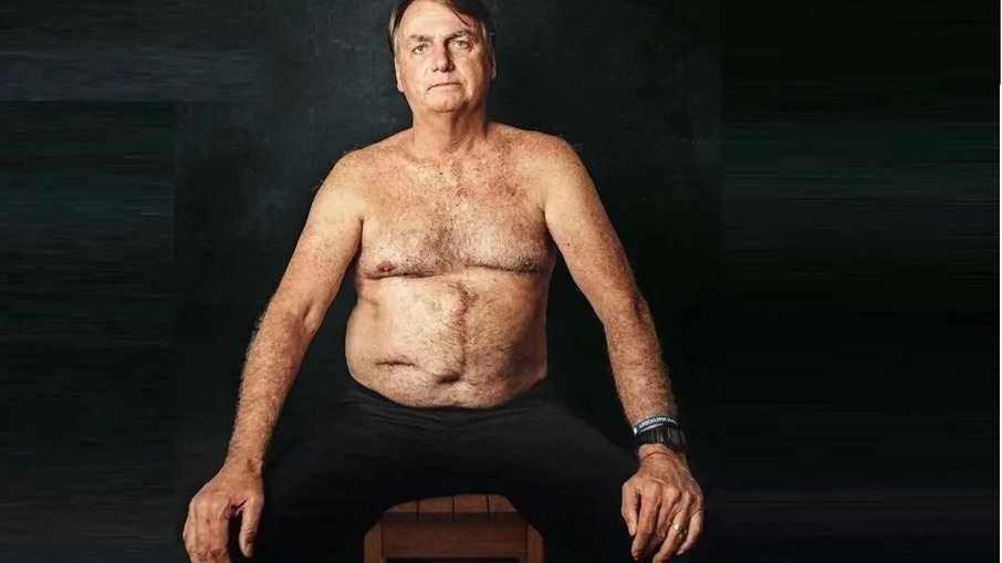 Bolsonaro sem camisa