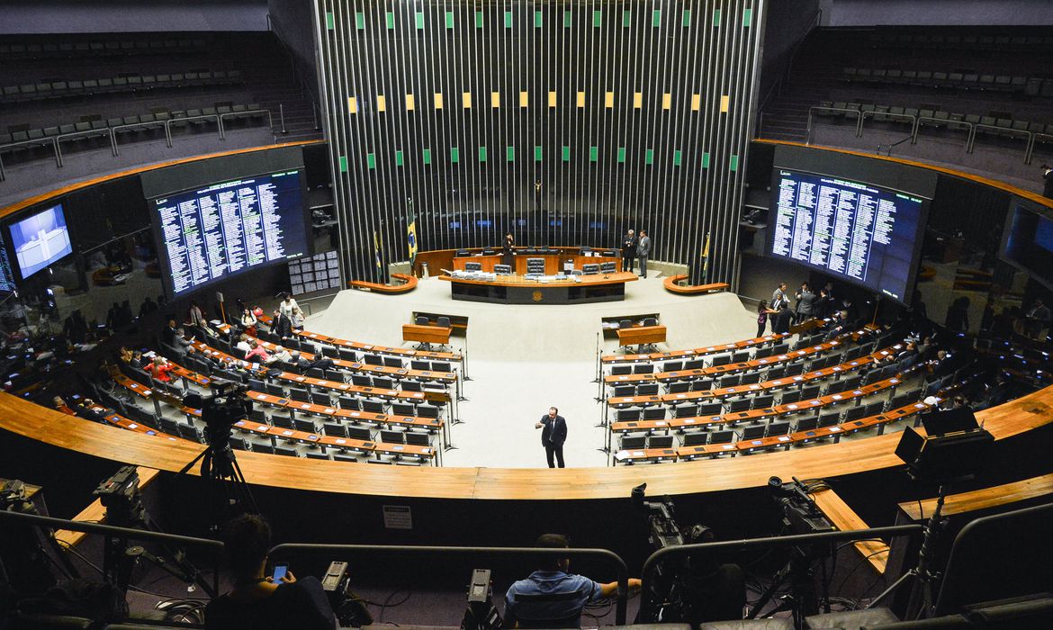 Com censo 2022 do IBGE, AM pode ganhar duas cadeiras na Câmara