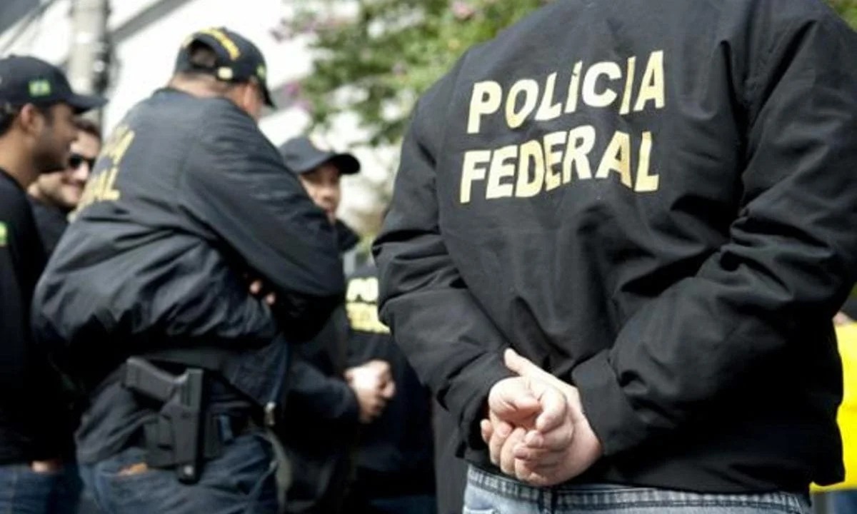 Lula restringe acesso a arma e passa fiscalização à PF