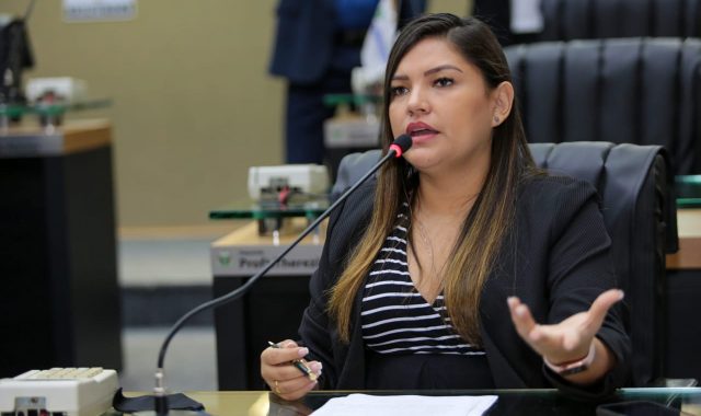 Deputada Joana D'Arc pode ser investigada pelo caso da capivara no Ibama