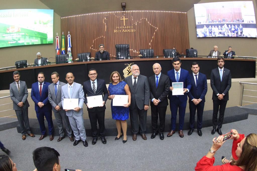 Virrosas é homenageada na ALE-AM por mais de um século de atuação