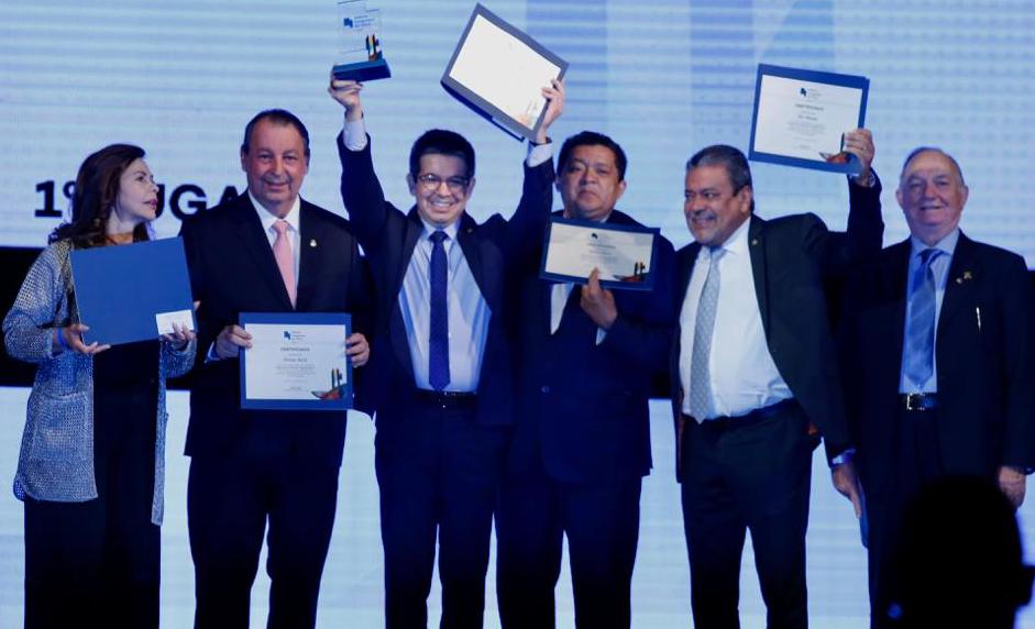 Omar Aziz senador conquista prêmio Congresso em Foco