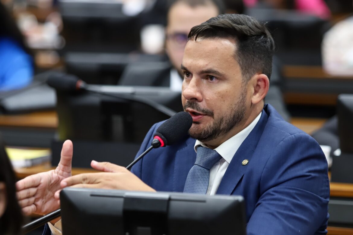 Alberto Neto pressiona ministérios por solução ao potássio de Autazes