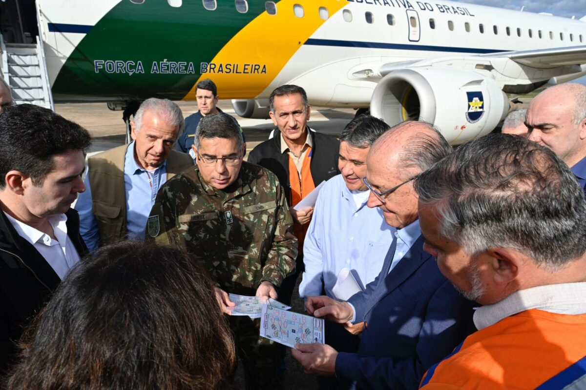 No RS, Alckmin visita cidades atingidas por ciclone