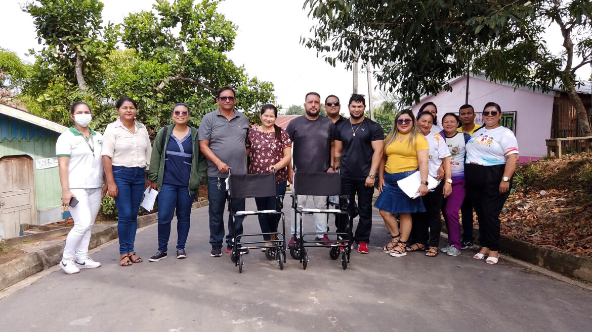 Via emenda, deputada Mayara leva 100 cadeiras de rodas a Coari