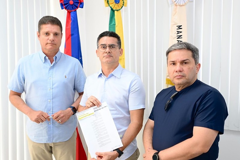 Prefeito põe Manaus em emergência com vazante do rio Negro