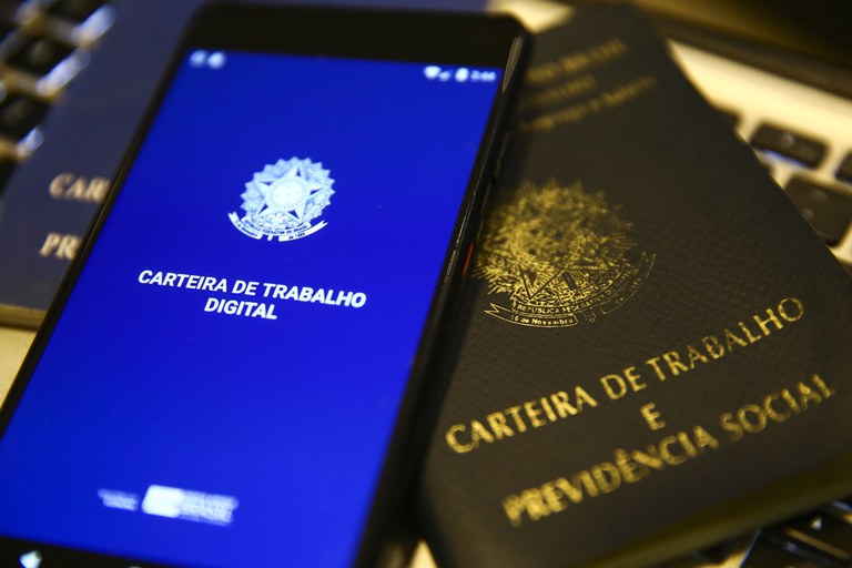 Governo diz que 1,5 milhão foram empregados com carteira assinada