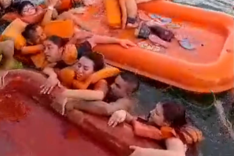 Barco com alunos e professora naufraga no rio Tapajós