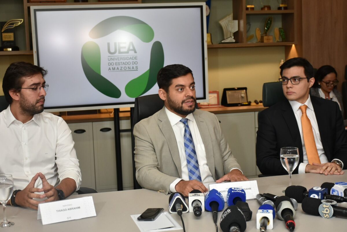 reitor UEA André Zogahib