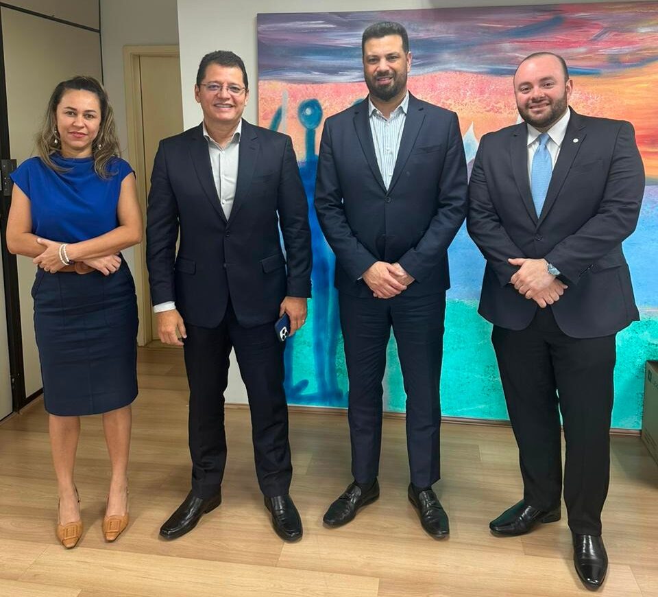 Deputado leva problema do saneamento básico do AM a ministério