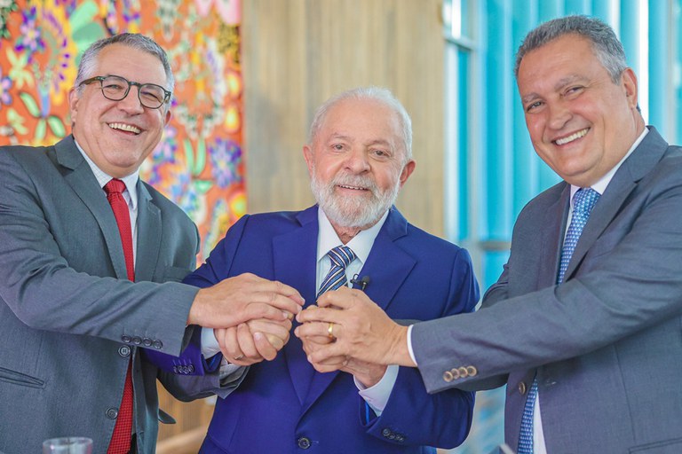 Lula aprova repasse de R$ 27 bilhões para estados e municípios