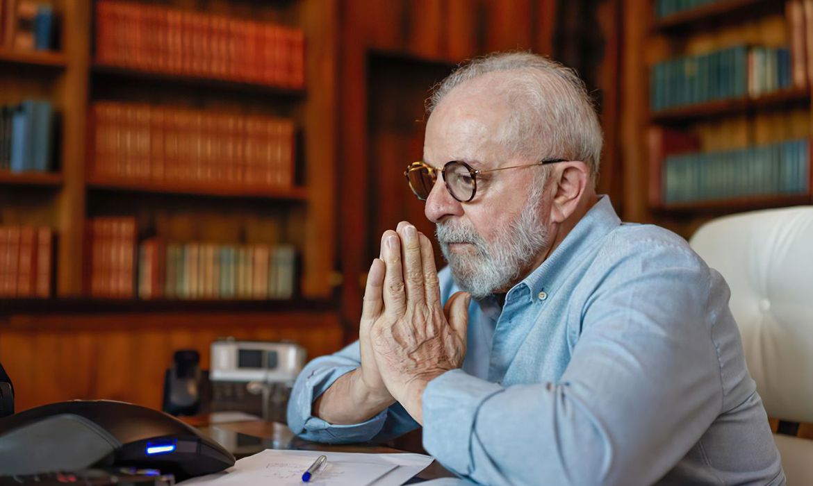 Sem nada pra entregar, Lula cancela Parintins-Amazonas