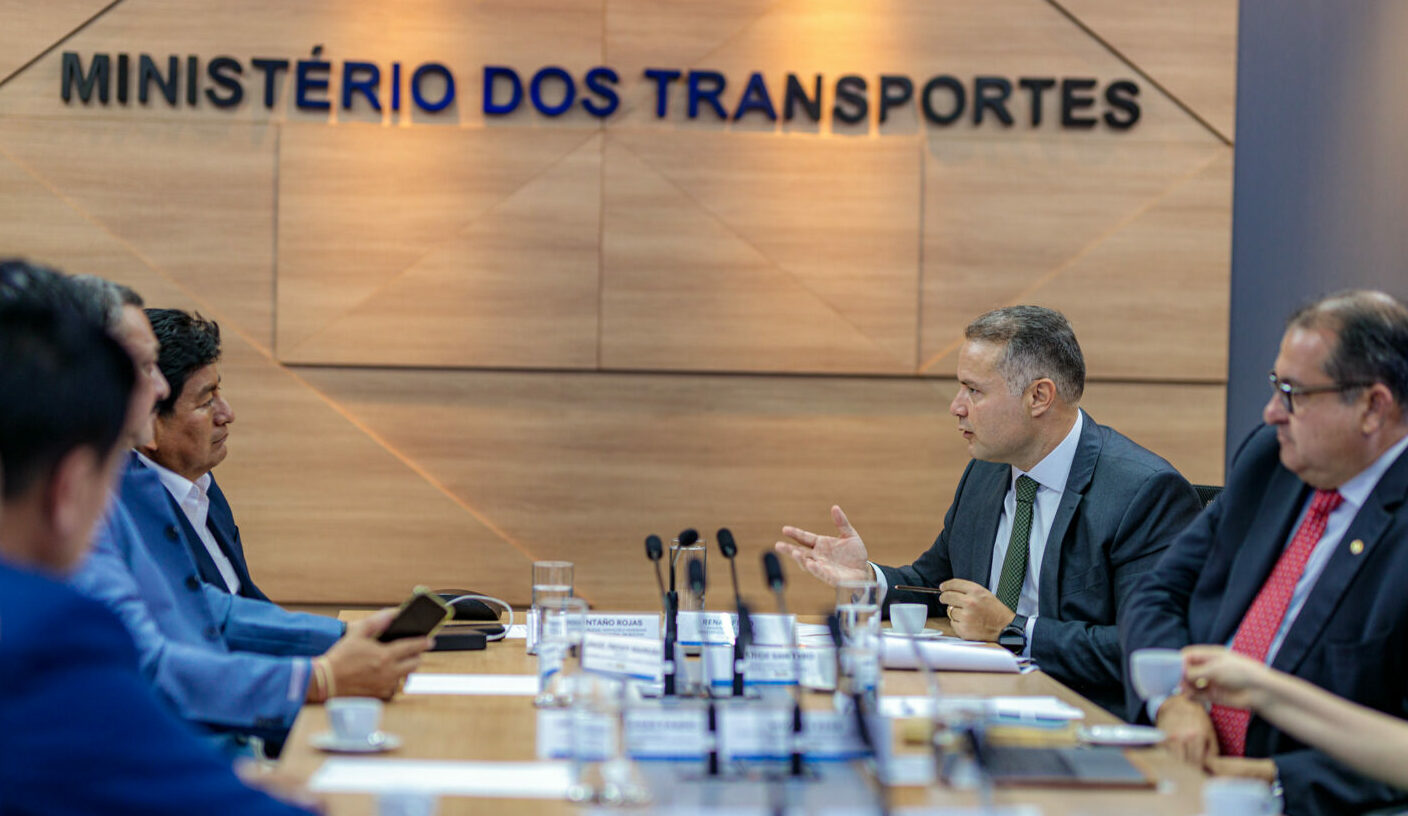 Governo federal anuncia edital de R$ 430 milhões para a construção de ponte Brasil-Bolívia sobre o rio Mamoré.