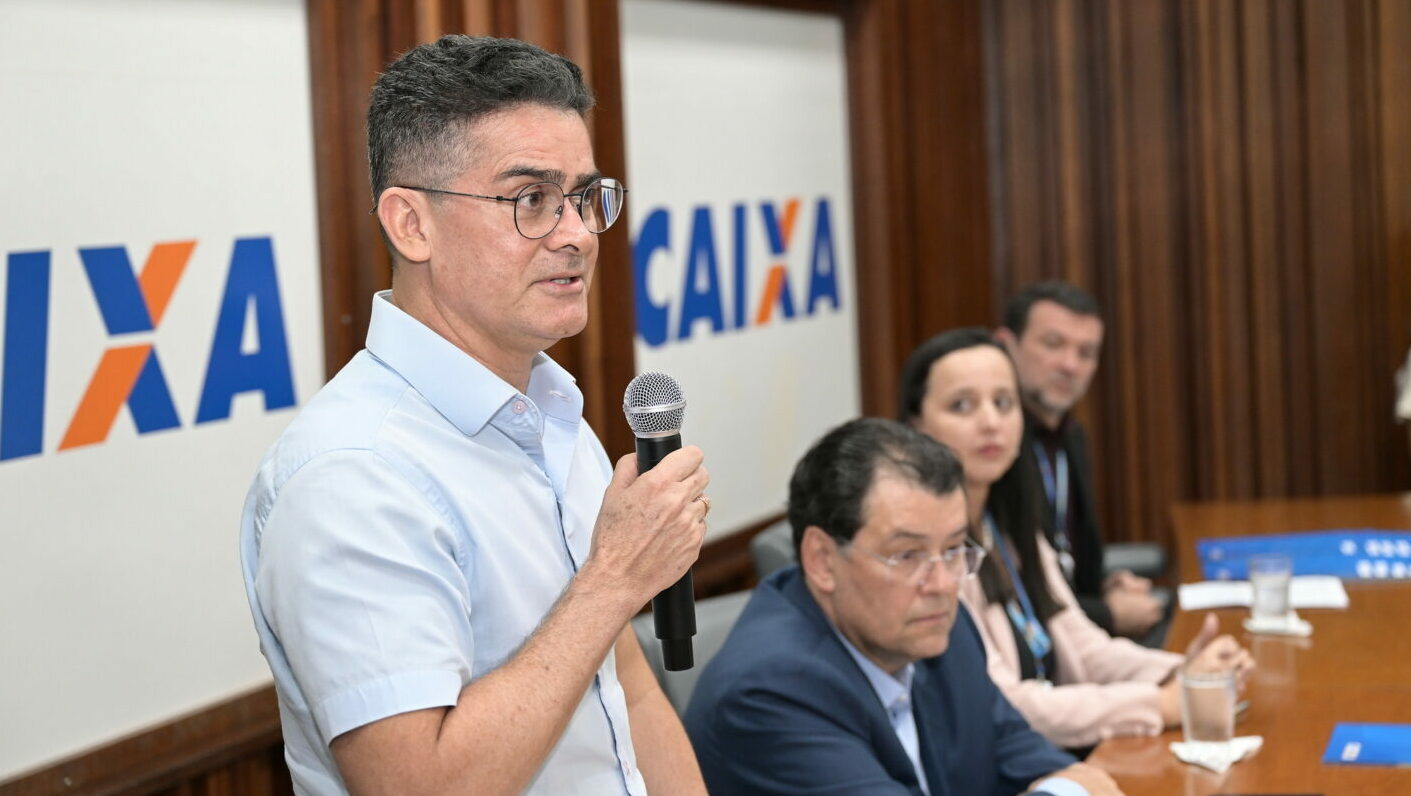 Prefeito de Manaus, David Almeida, receberá de Lula recursos destinados a obras de infraestrutura e mobilidade urbana na capital amazonense.