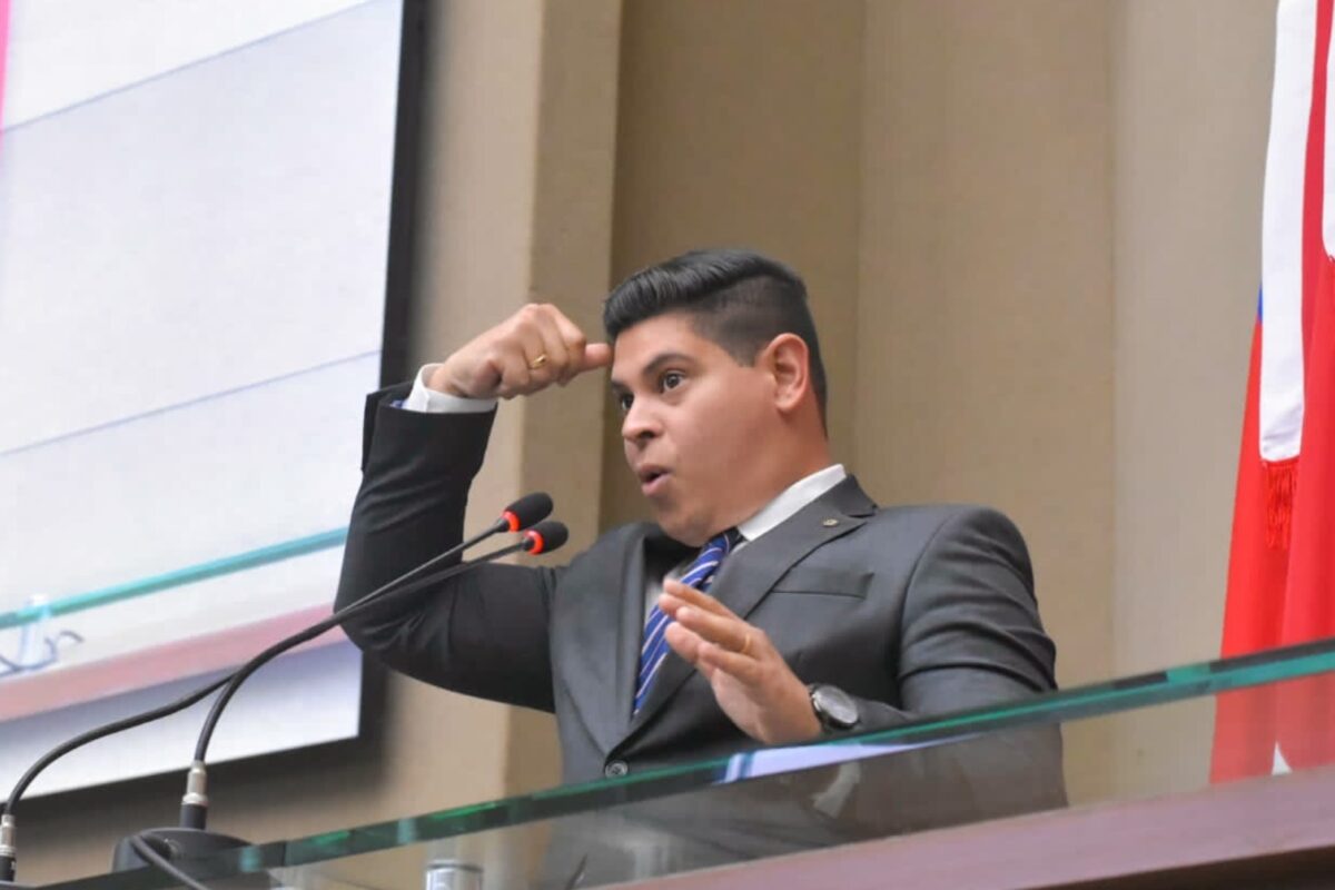Lei de Mário César Filho obriga tradutor de libras em órgãos públicos