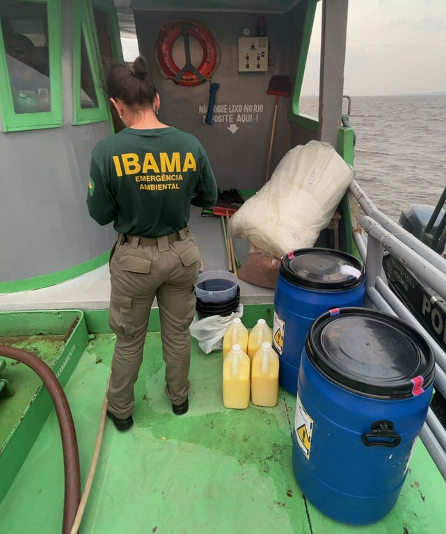 No AM, Ibama apreende 73 mil litros de diesel marítimo irregular
