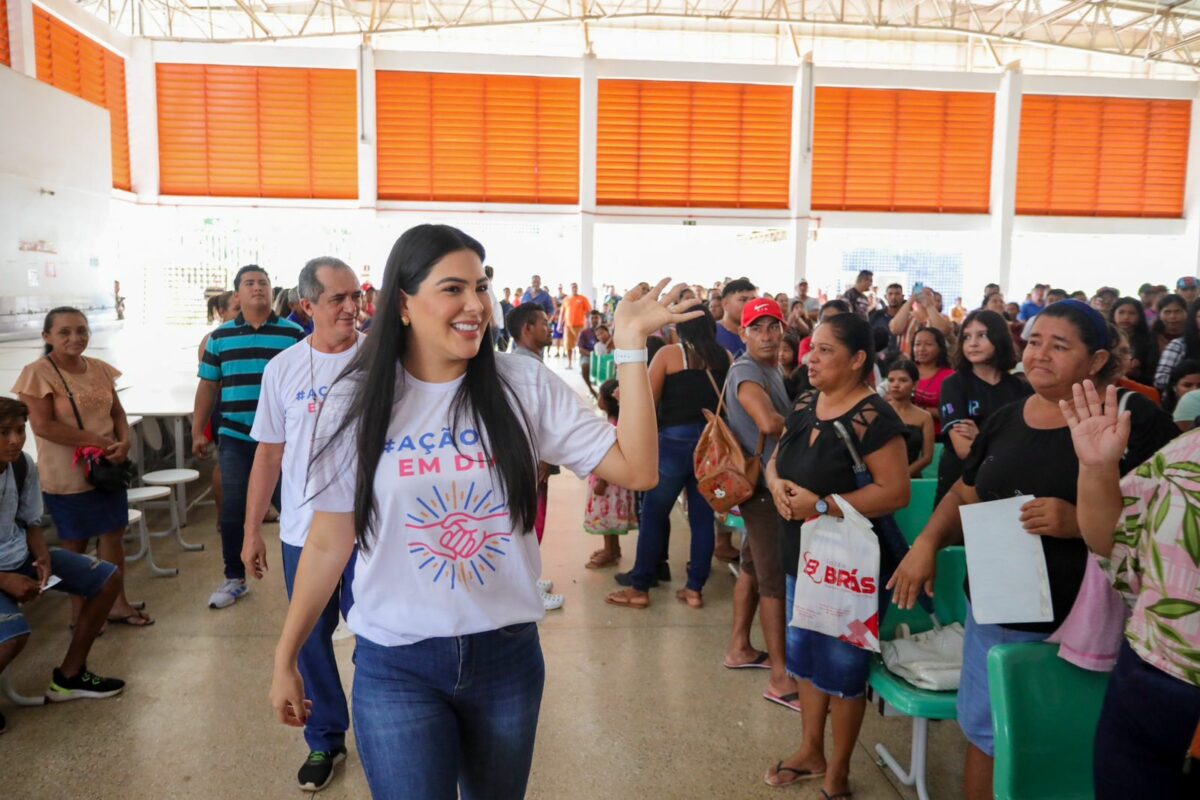 deputada estadual Mayra Dias