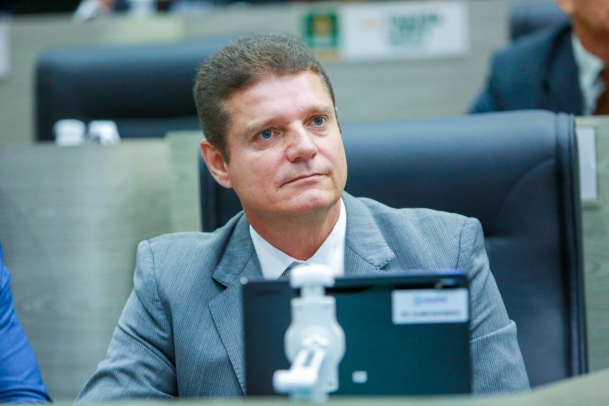 Vice-prefeito e secretários dizem a vereadores por que aprovar empréstimo