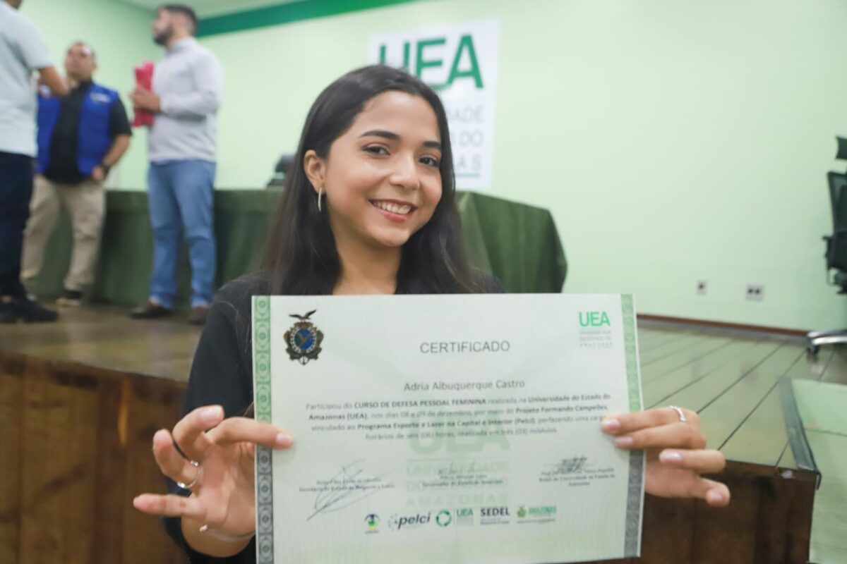 UEA forma 2 mil professores em curso de especialização com Seduc