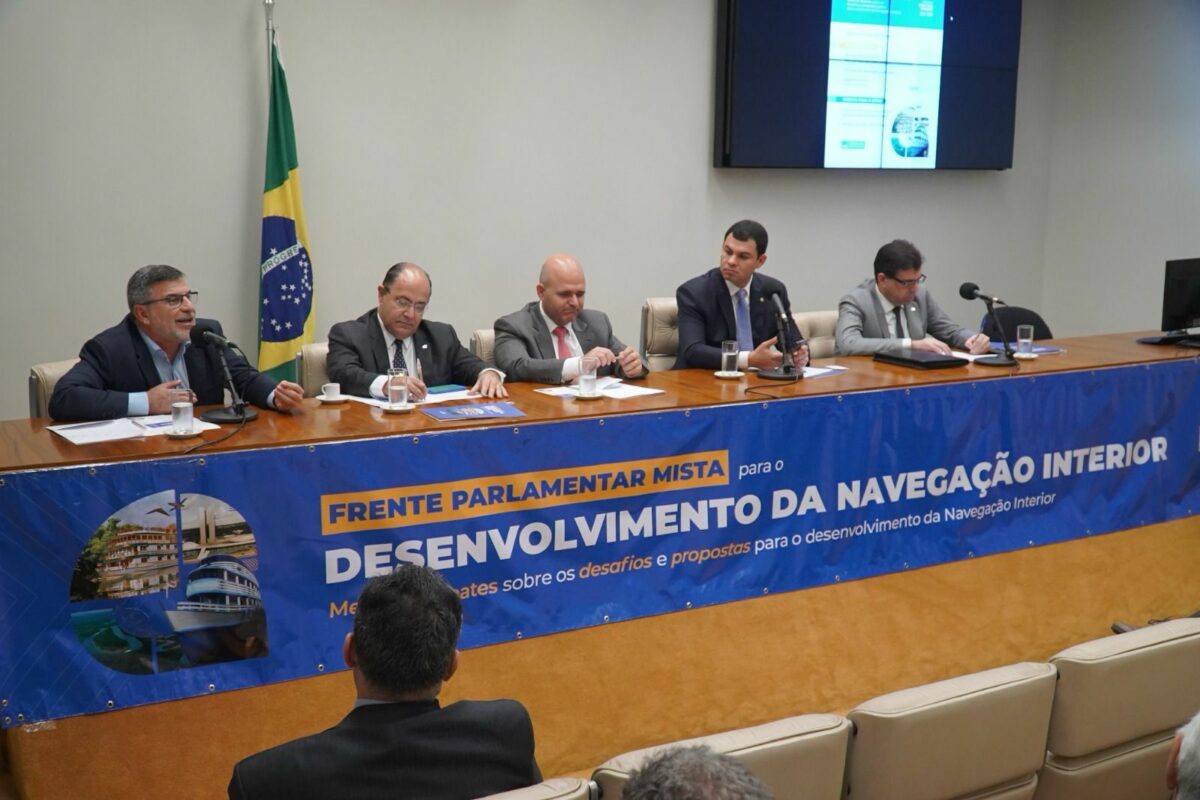 Frente debate navegação na Amazônia e propõe financiamento e polícia