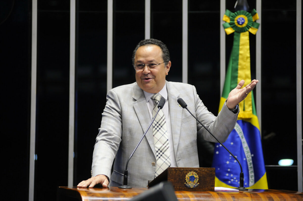 Escritório da mulher de Gilmar Mendes entra na defesa de Silas Câmara