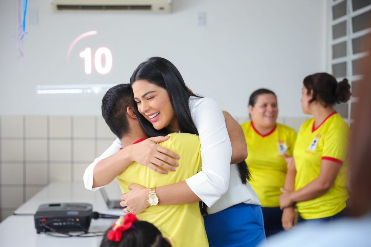 Lei de Mayra cria semana da comunicação não violenta na escola