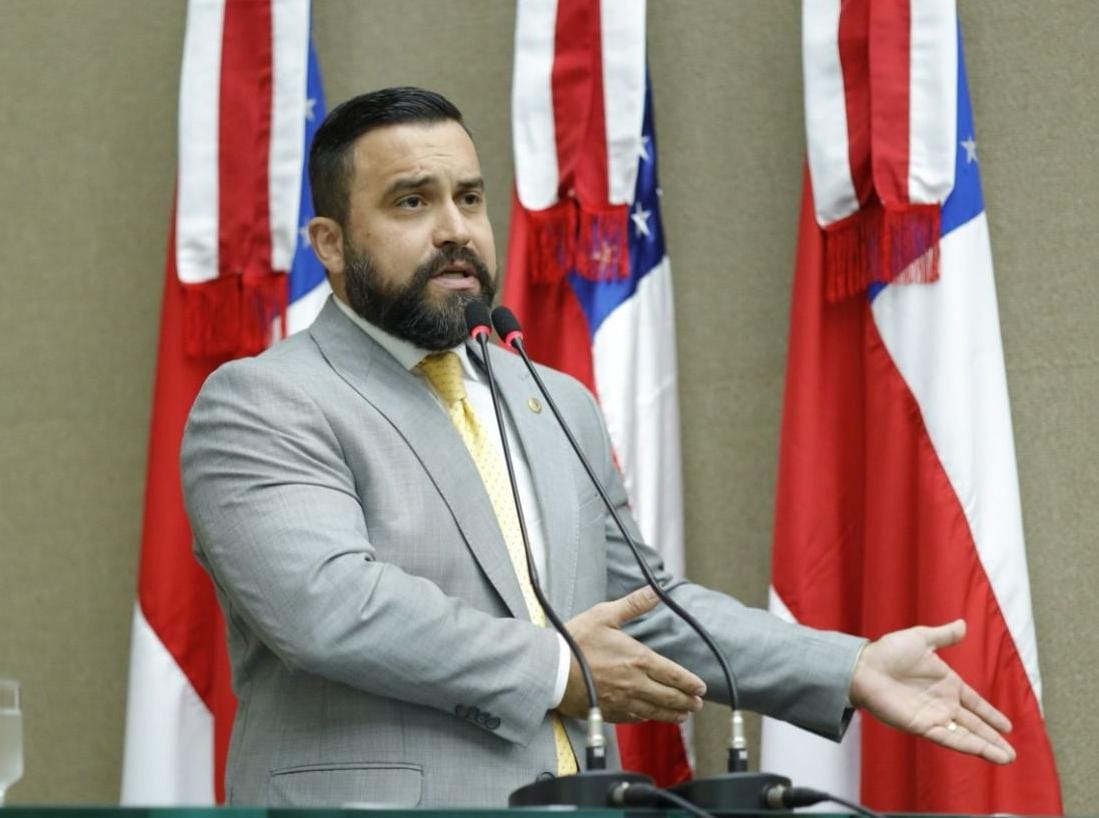 Deputado cobra solução à crise do transporte aéreo no interior do AM