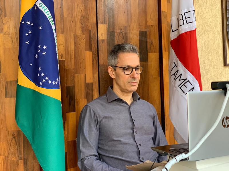 Governador de MG é denunciado por desestimular vacinação de crianças