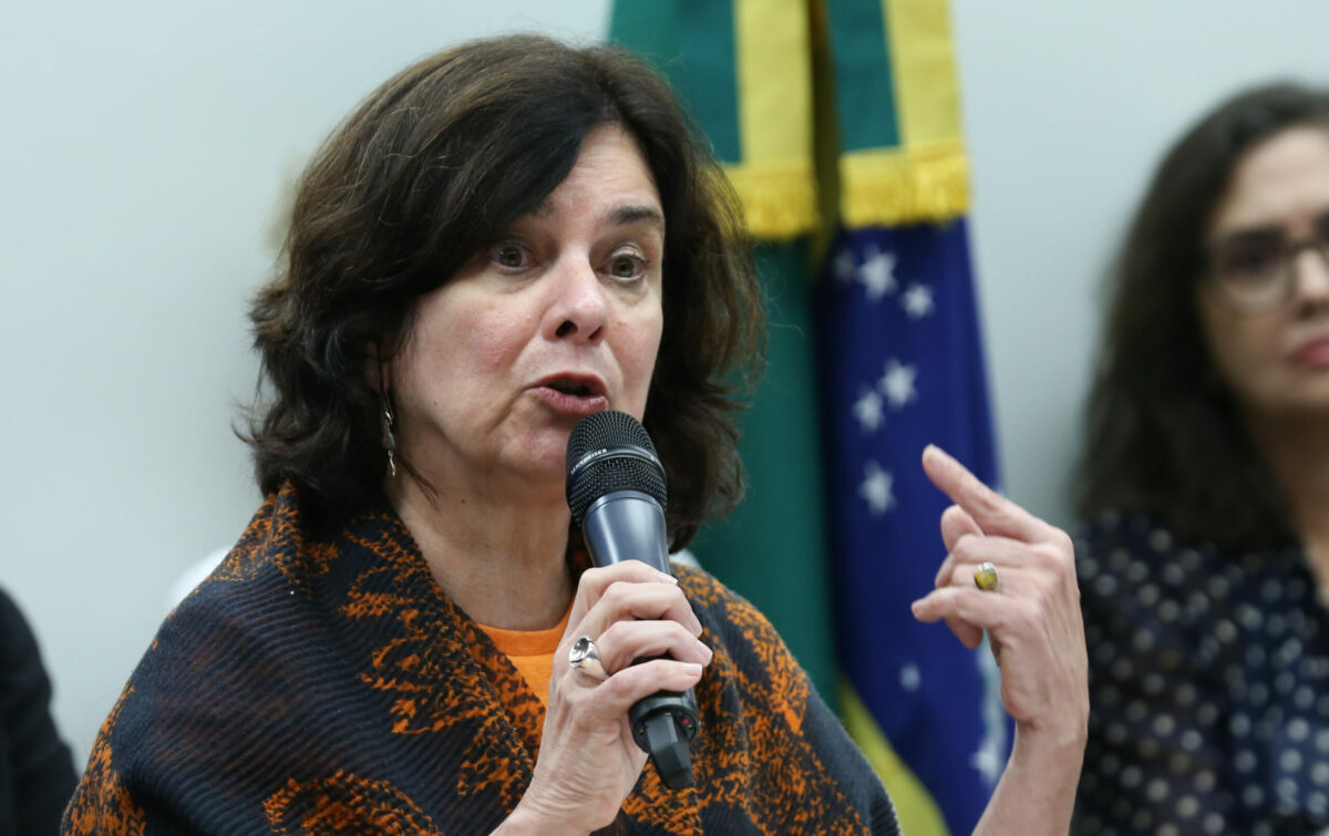 Ministra da Saúde nega epidemia nacional de dengue no país
