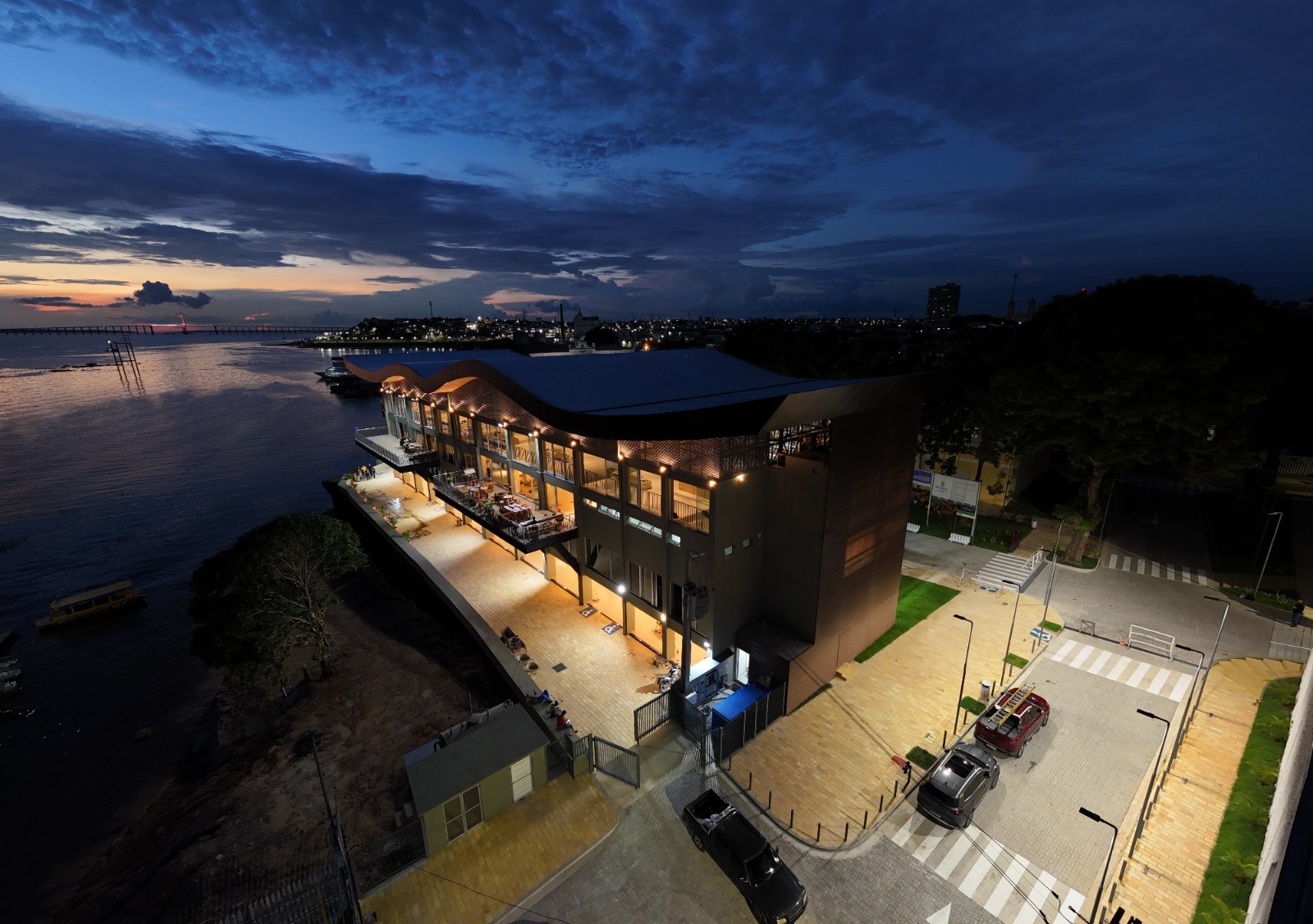 Manaus ganha mirante de R$ 60 milhões, obra toda da prefeitura