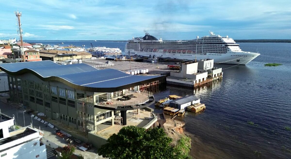 David Assayag e Vanessa da Mata na inauguração de mirante em Manaus
